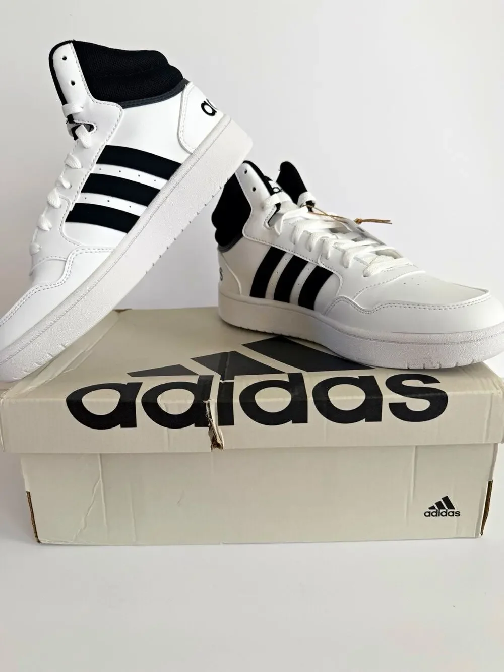 adidas Hoops 3.0 Mid Men’s Mid Top Sneakers US7.5M/9W White/Black Colorblock